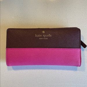 Kate Spade billfold wallet